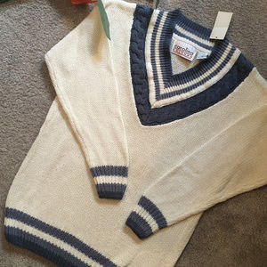 NEW~Classic Style "V" Neck Swaeter